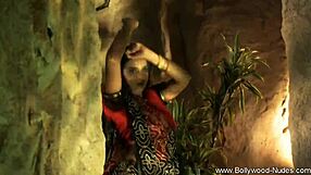 Eastern Indian milf brunette dancer performs solo and gets exposed