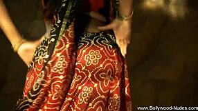 Eastern Indian milf brunette dancer performs solo and gets exposed