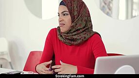 अरेंज्ड मैरिज वाइल्ड हो गई, माया फैरेल, पीटर ग्रीन और रूबन रोलेक्स मॉन्स्टर लंड के साथ चुदाई करते हैं