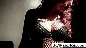 jayden shows how she makes herself cum in an artful solo session