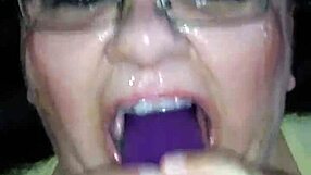 i'm a fat bbw using dildo and toys for throat play