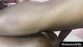 बीवी और दोस्त की बायसेक्शुअल थ्रीसम में गांड चाटना और रिमजॉब