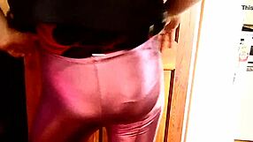 British Mistress Lucy Diamond Twerks Her Goddess Booty In Slutwave Shake