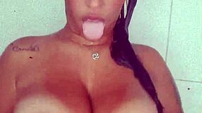 morena peituda takes bath, shows off in shower complete on red bruna paz