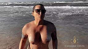 इन छुट्टियों में, मैं समुद्र तट पर शरारती लड़के के साथ जोरदार चोदूँगा