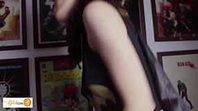 fucking his girlfriend dressed as batgirl with oral