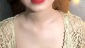 I lvoe lettin horny guys stare at my big tits