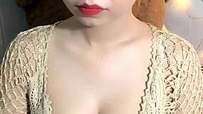 I lvoe lettin horny guys stare at my big tits