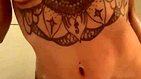 सूसिया के साथ शावर में सोपी मजा