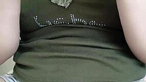 gai xinh dances live on bigo platform