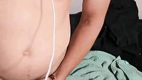 i’m a venezolano jerking my big cock real good