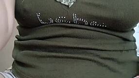 gai xinh dances live on bigo platform