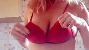 Gostosa Demais Masturbating With Saggy Tits And Pussy