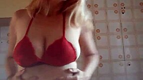 Gostosa Demais Masturbating With Saggy Tits And Pussy