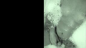 Brazilian amateur plays in bathtub with sexy cumshot action