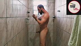 leo skol em minha punheta b�sica, fazendo eu gozar com esse pauz�o