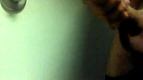 अरे स्टड, मेरी घरेलू गे मुठ मारने की वीडियो देखना चाहते हो?