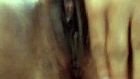 Casada Safada Shows Off Big Ass For Amateurs