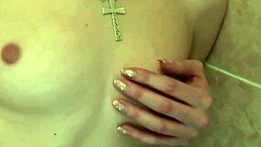 does cute girlfriend tease feet in shower fingering?