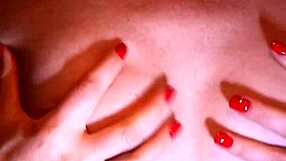 Milf masturbates shaved pussy in taxi