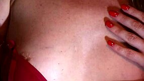 Milf masturbates shaved pussy in taxi