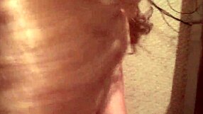 i'm watching this sexy cam girl sucking wet