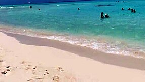 a relaxing day at the beach with joyce gumiero sharing films and links