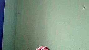 Indian lesbian gets pussy fucked by brinjal vegetable