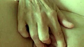 Homemade orgasm with clit vibrator of a real amateur housewife