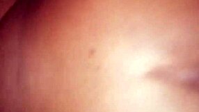 गर्लफ्रेंड और फ्रेंड ब्लैक सेटिंग में