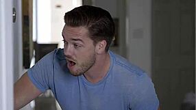 Jamie Marleigh stretches her asshole with a big anal plug 😍