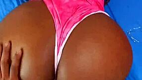 la pobre madrastra le debe dinero a su hijastro con blowjob y fucking