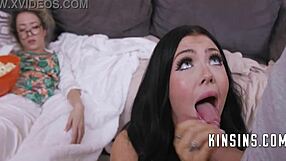 सौतेली बेटी हॉली डे के साथ चुपके से गरम रात, बहुत तीव्र