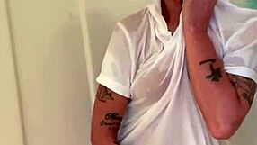 Fan Request Shower Turns Into Hot Mommy Toy Play. Wet Shaved Pussy Awaits!