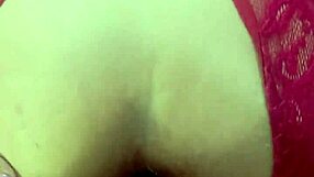 Metendo no cu da esposa gostosa