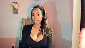 i can't stop watching this tattooed ebony milf tease her slit