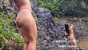fui passear na cachoeira com a afrodite rj e acabamos nos pegando em um menage com o marido.