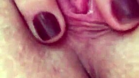 i'm that married woman getting so wet while masturbating