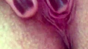 i'm that married woman getting so wet while masturbating