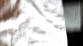 पर्वी किट्टीफेस ने इबोनी पर डीपथ्रोट कम और गैग किया