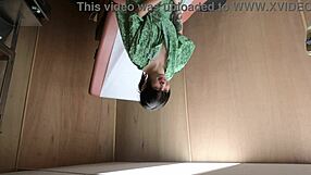 Scarlett Johnson's Big Tits In Medical Consultation!