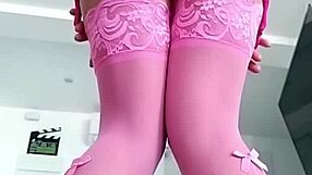 Alexa Tomas in lingerie reaches orgasm masturbating