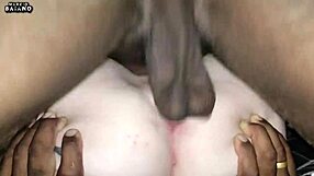 डेम! सेक्सी बड़ी गंद वाली टीन 18+ को टाइट होल में क्रीमपाई के साथ फोडेंडो