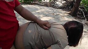 Pinay goes viral as Filipina gets passionately kissed in the sea