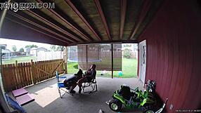 उसने पब्लिक जगहों पर मेरा लंड चूसने से खुद को रोक ना सका