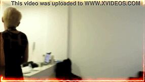 Le coji el novio a mi hermanastra mientras estaba en el baño