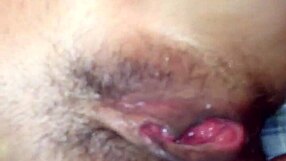 wife की pussy intimate moment में squirt करती है