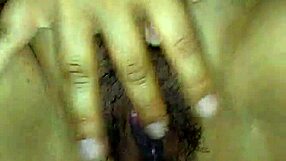 cachondita in cuarentena relaxes with some solo time