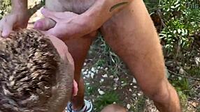 समुद्र तट पर परिपक्व पुरुषों के साथ गे क्रूज़िंग आउटडोर कमशॉट्स संकलन