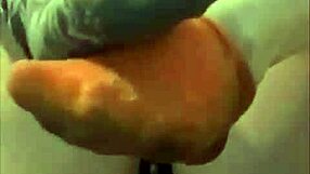 Worship My Sexy Ass And Foot Aroma In This Homemade Fetish Session?